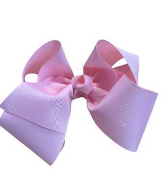 Loris bows big