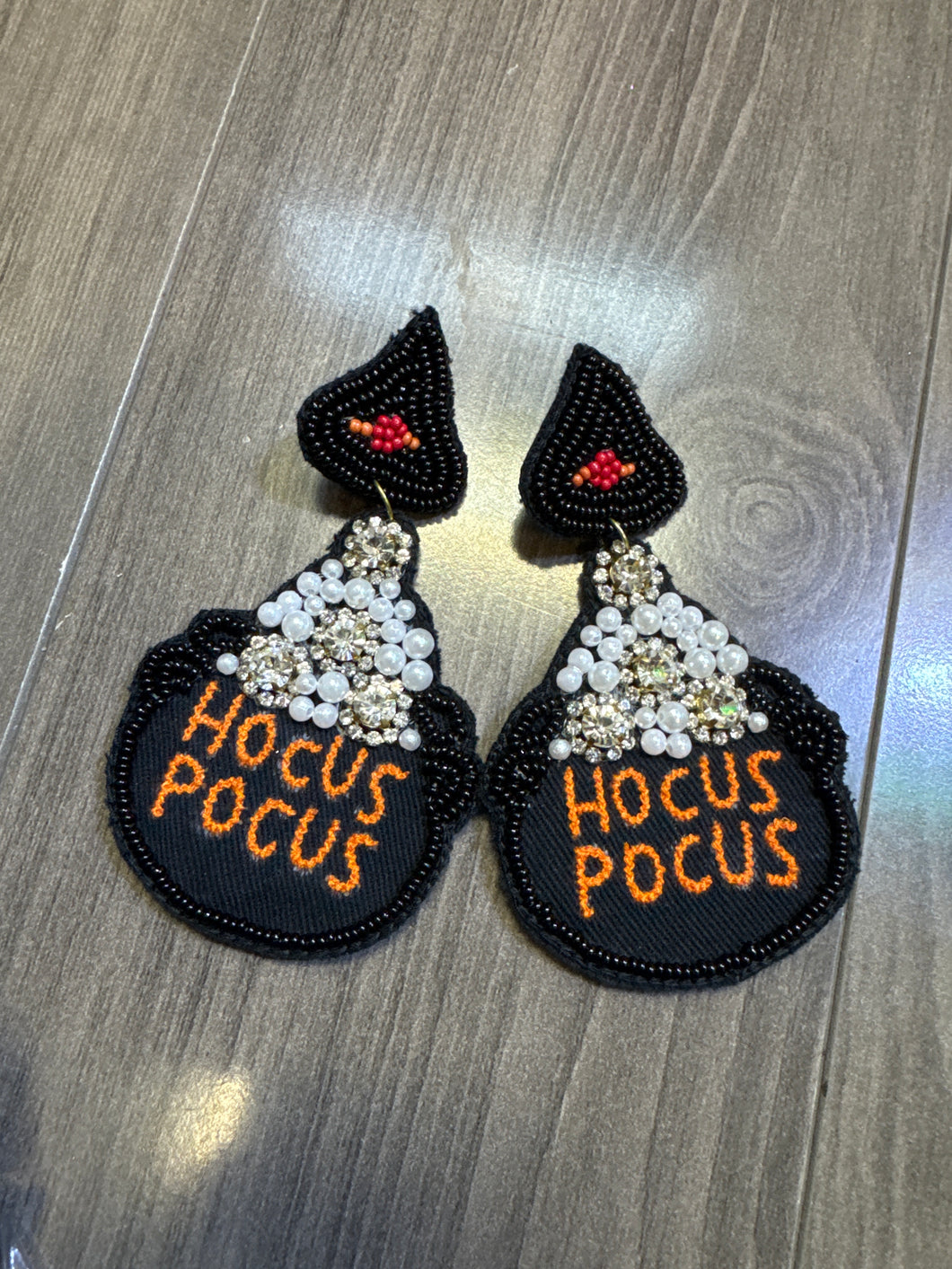 Hocus pocus earring