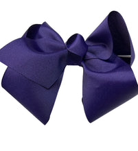 Loris bows big