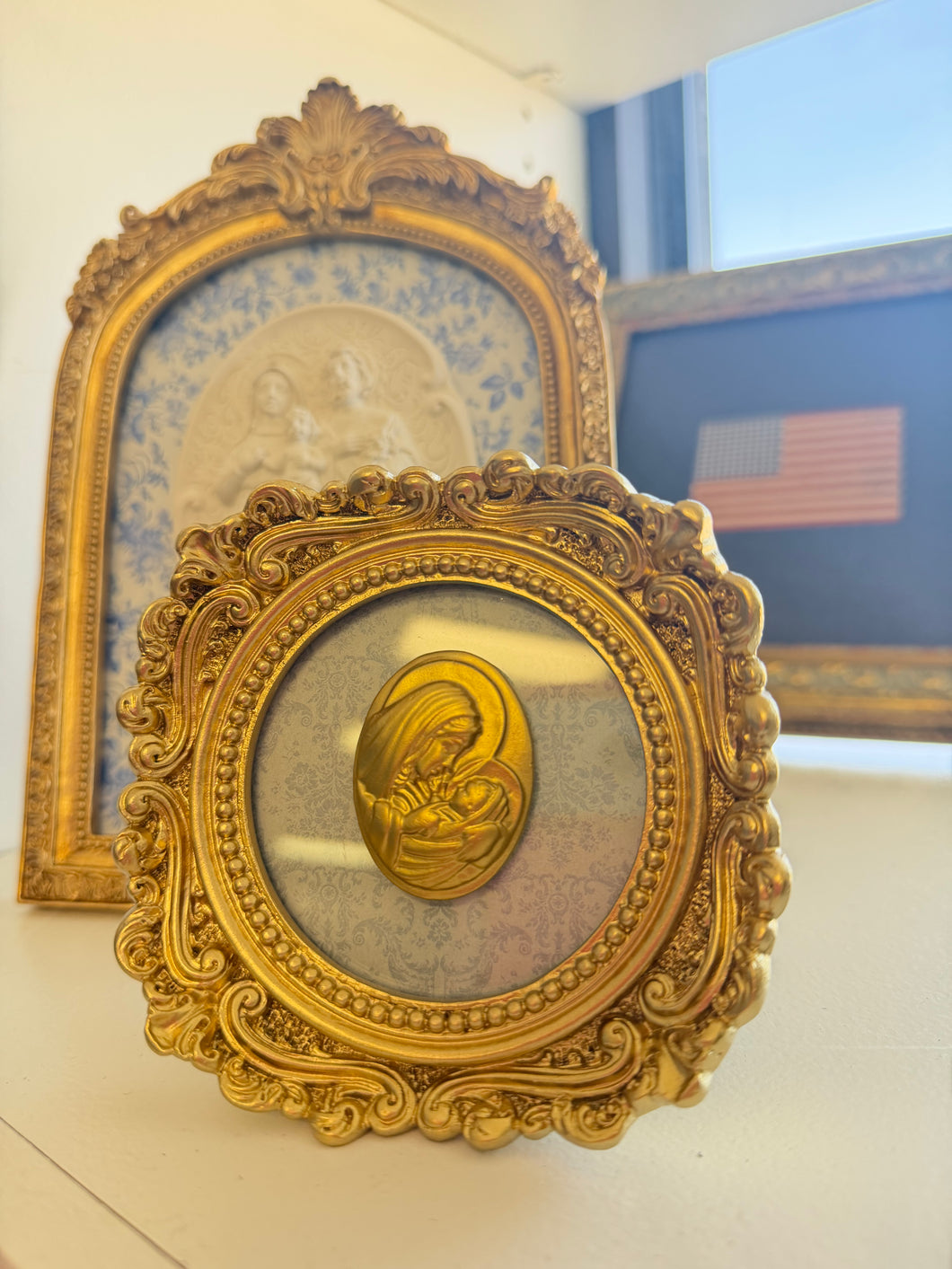 Mother Mary & Baby Jesus Intaglio on Blue/Gray Vintage Frame